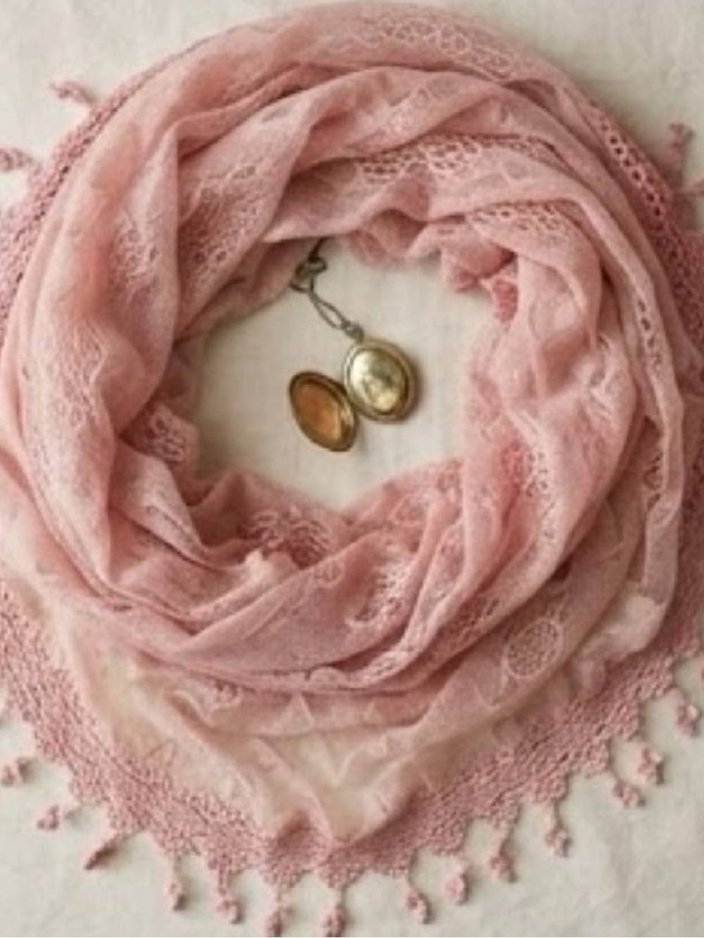 🫶Soft Blush Pink Floral Lace rectangular Scarf